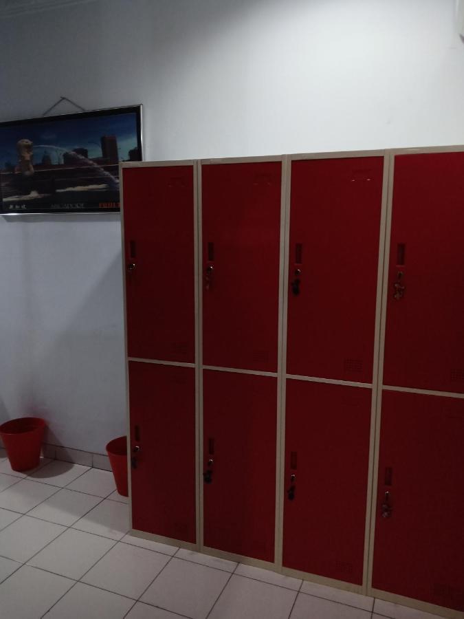 Reddoorz Hostel @ Feliz Noche Cengkareng Jakarta Kültér fotó