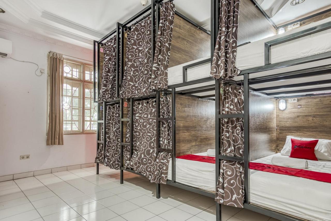 Reddoorz Hostel @ Feliz Noche Cengkareng Jakarta Kültér fotó
