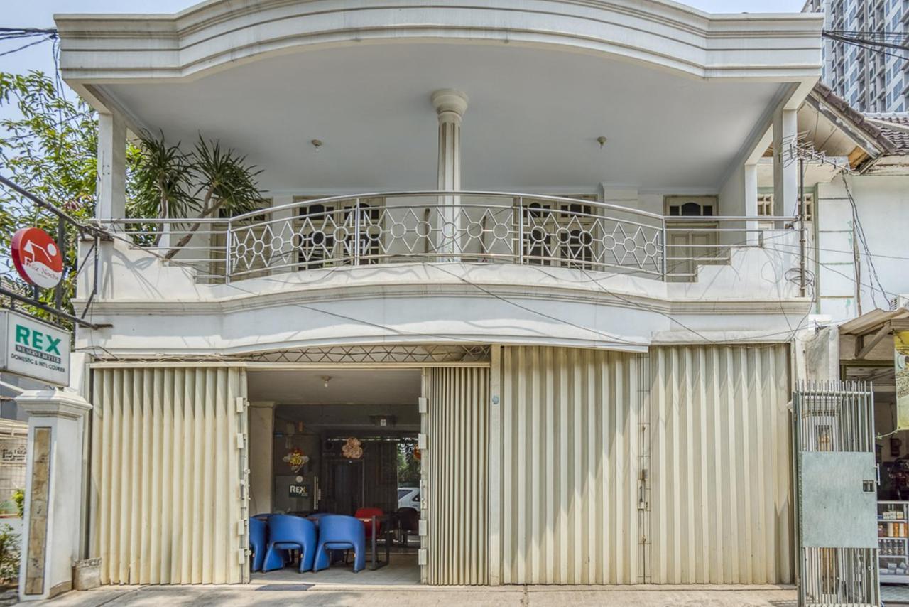 Reddoorz Hostel @ Feliz Noche Cengkareng Jakarta Kültér fotó